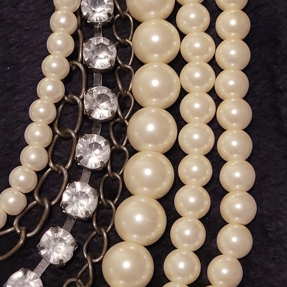Eye catching  7 strand statement peice